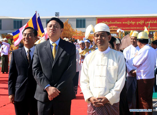 Photo-Mandalay Region Chief Minister U Ye Myint (R, front) and Consul-General Yu Boren (L, front) photo-www.news.cn.