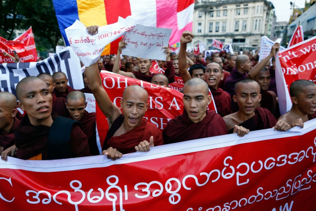 int_burma_monks_protest_muslims_0327