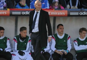 zinedine-zidane-real-madrid_13cu3276qvq3b1sn2nida8y4c9 (1)