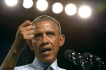 U.S. President Barack Obama speaks during a visit to Macomb  Community College in Warren, Michigan September 9, 2015.   REUTERS/Kevin Lamarque