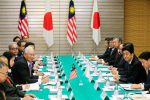 Malaysian Prime Minister Najib Razak (4th L) and Japanese Prime Minister Shinzo Abe (2nd R) attend their meeting at Abe's official residence in Tokyo, Japan November 16, 2016. REUTERS/Kimimasa Mayama/Pool