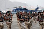 Members of Saudi security forces take part in a military parade in preparation for the annual Haj pilgrimage in the holy city of Mecca September 5, 2016.  REUTERS/Ahmed Jadallah - S1AETZPDIQAB