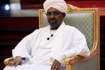 FILE PHOTO: Sudanese President Omar al-Bashir addresses the National Dialogue Committee meeting at the Presidential Palace in Khartoum, Sudan April 5, 2019. REUTERS/Mohamed Nureldin Abdallah/File Photo - RC1C3DD92970